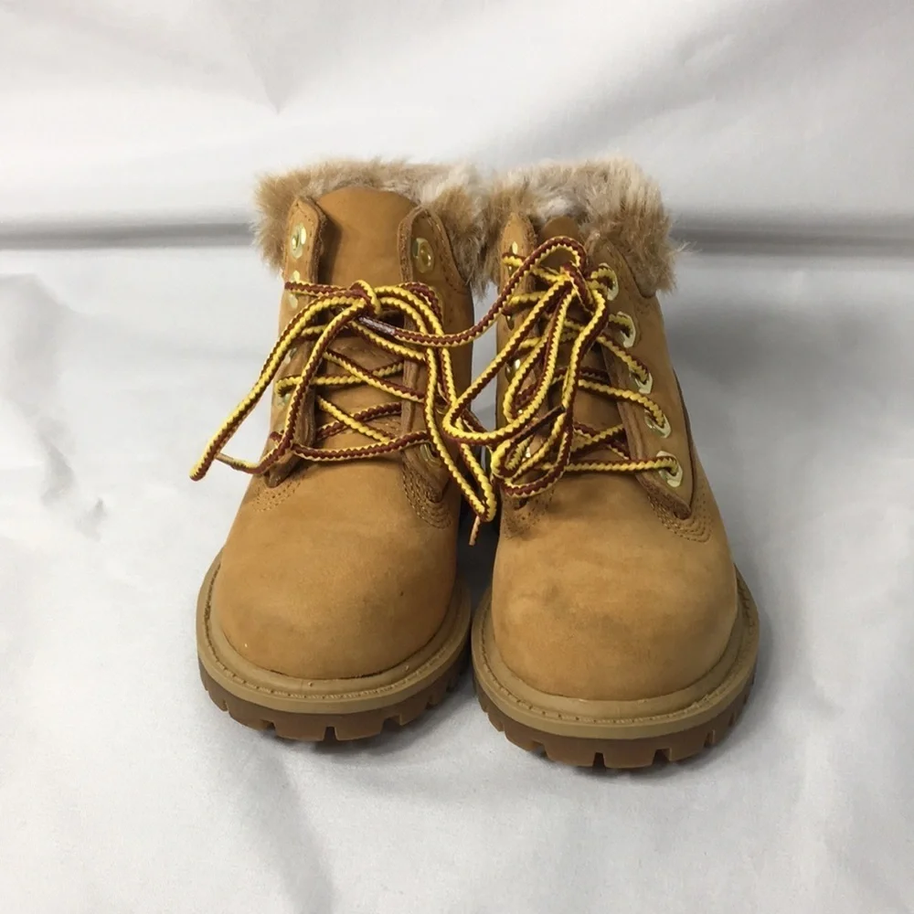 Timberland Boys Waterproof Hiking boot Size 6 Like-NEW Condition